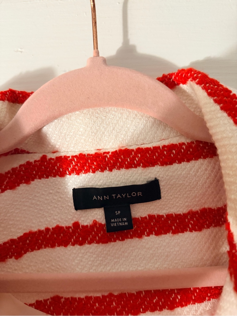 ❤️🤍 Ann Taylor Petite Striped Cropped Jacket – Size SP 🤍❤️ - Picture 2 of 3
